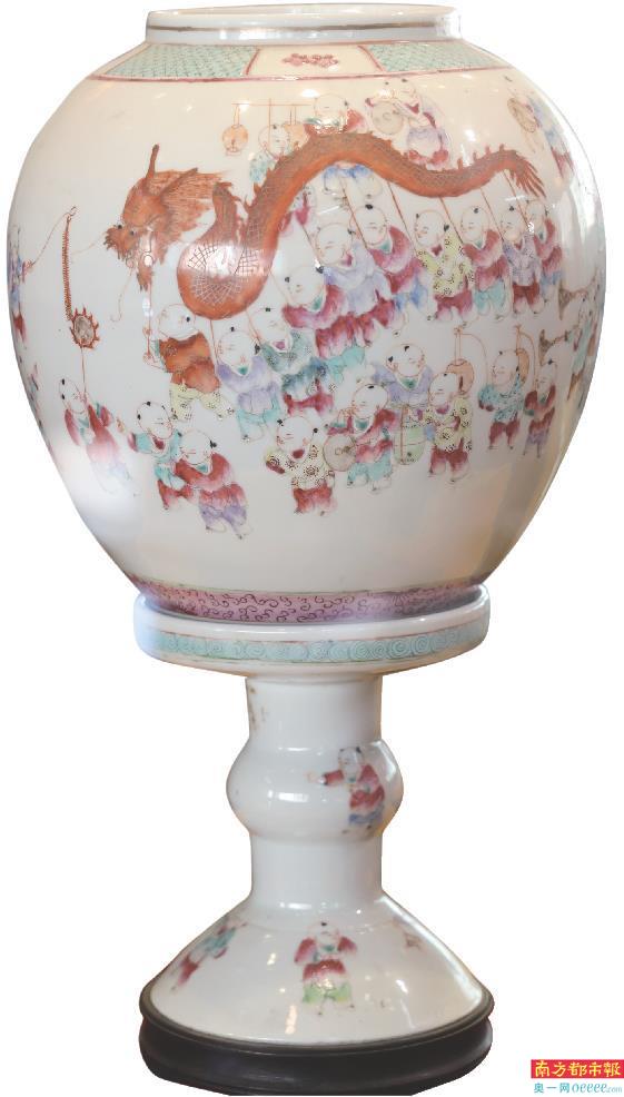 中国の大型百子婴戏花瓶-